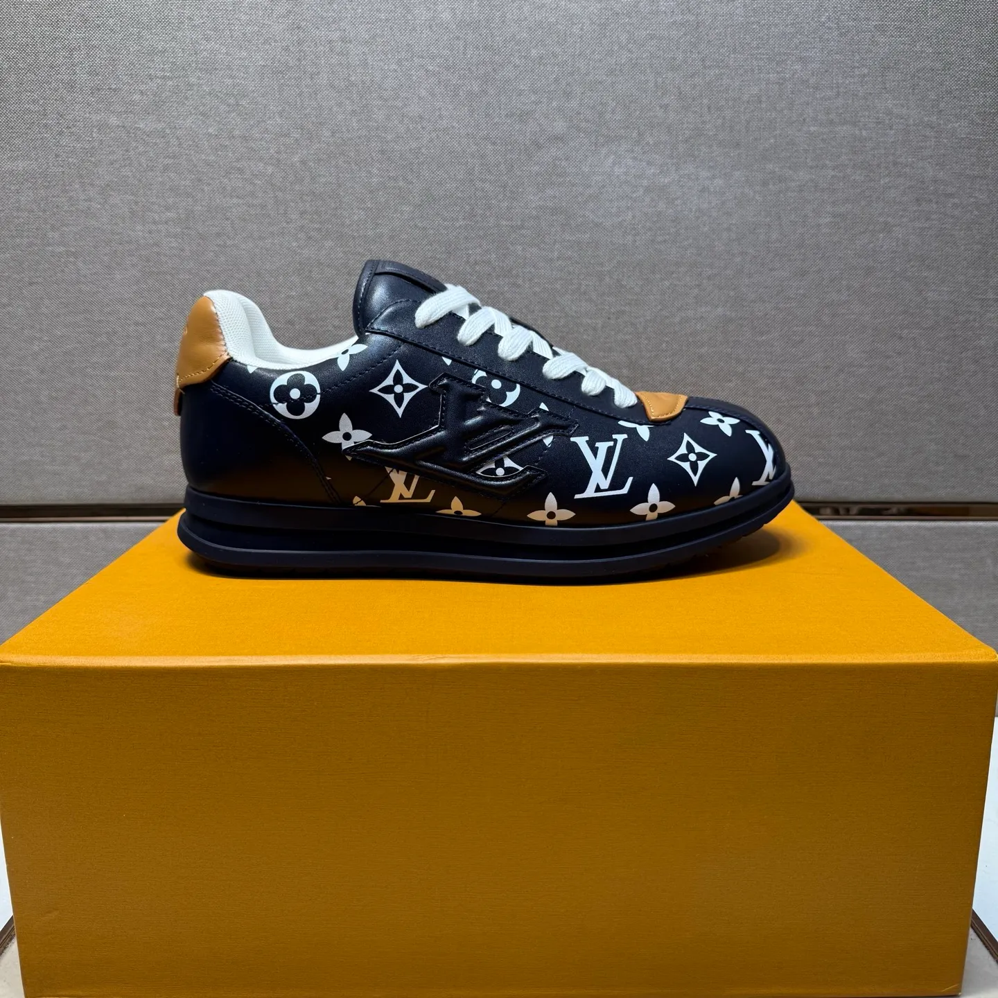 Men's men's shoes 💰pp560 [LV～] Men's casual shoes 2025z cabinet sales simultaneously 🔶Size: 38-44 #️⃣ 🔷4 colors🔜The upper is made of multi-material splicing➕Mesh lining, comfortable and breathable, sole: original comfortable and wear-resistant outsole, ⚠️real thing📱photographed🎬real thing is better📢📢📢